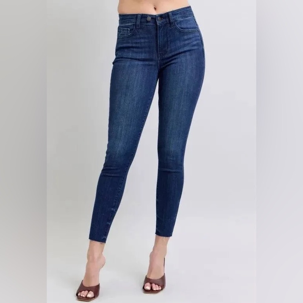 Judy Blue Mid Rise Skinny Dark Wash Jeans, Raw Hem - size 31